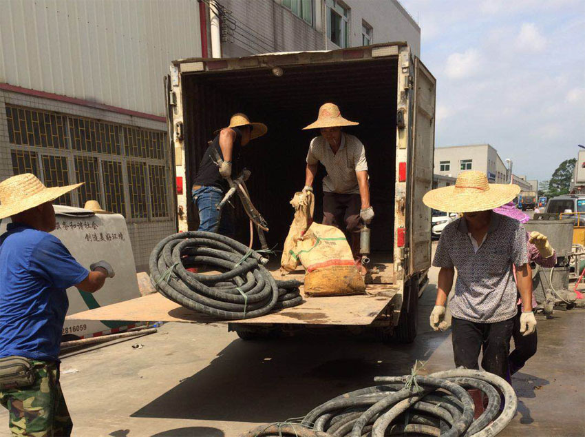 肃宁一部件厂房地基出现下沉注浆加固